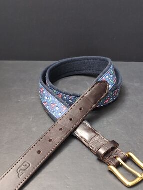 Vineyard Vines By Shep& Ean Nautical Themed Blue/Brown Belt with Brass Buckle.